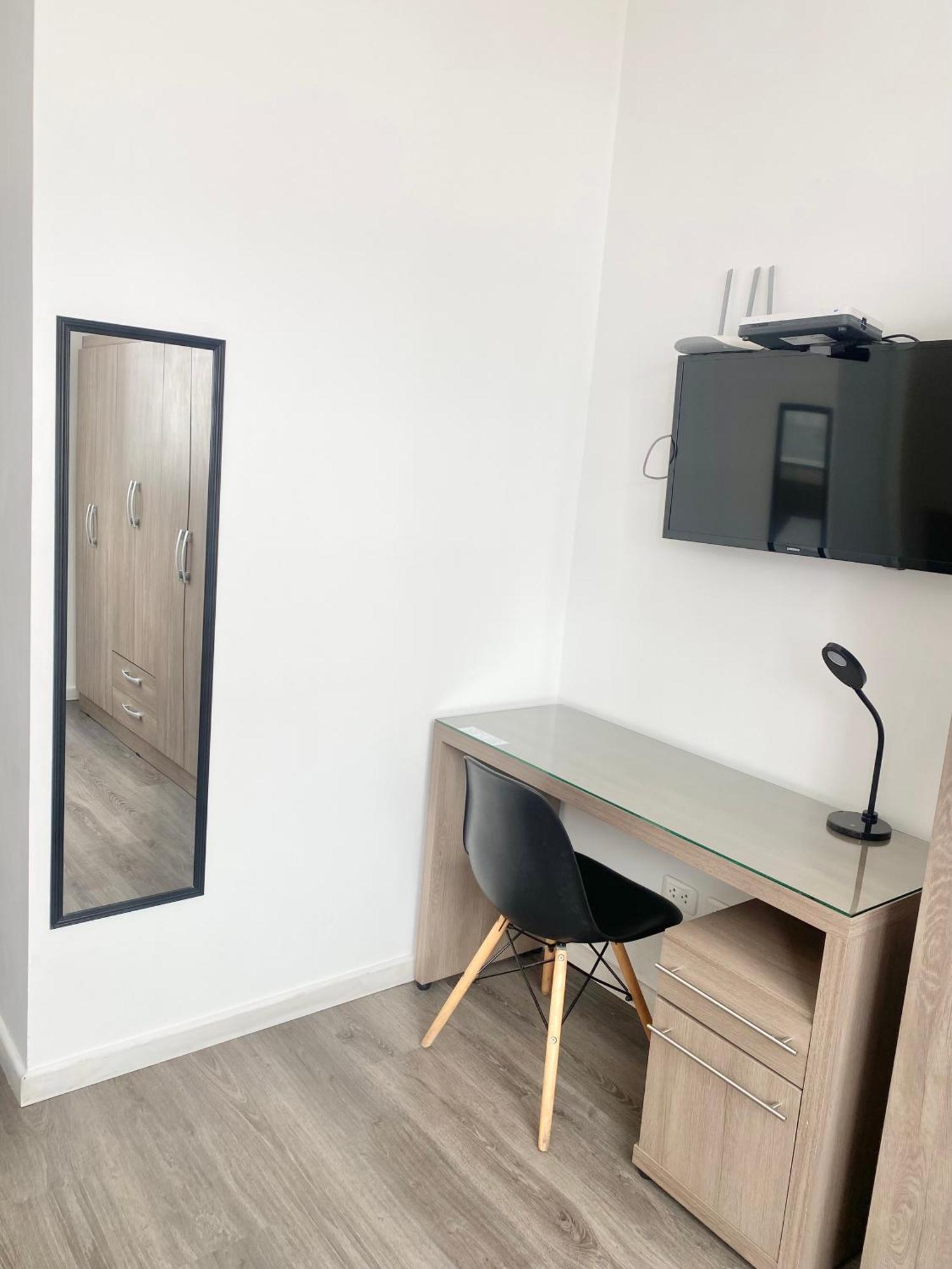Enjoy In A Renovated And Private D *