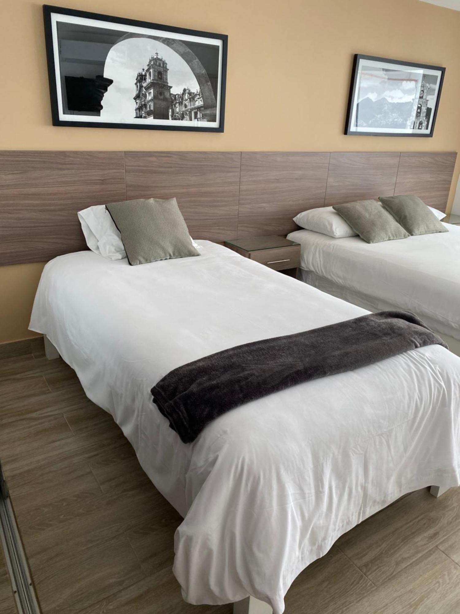 Enjoy In A Renovated And Private D *