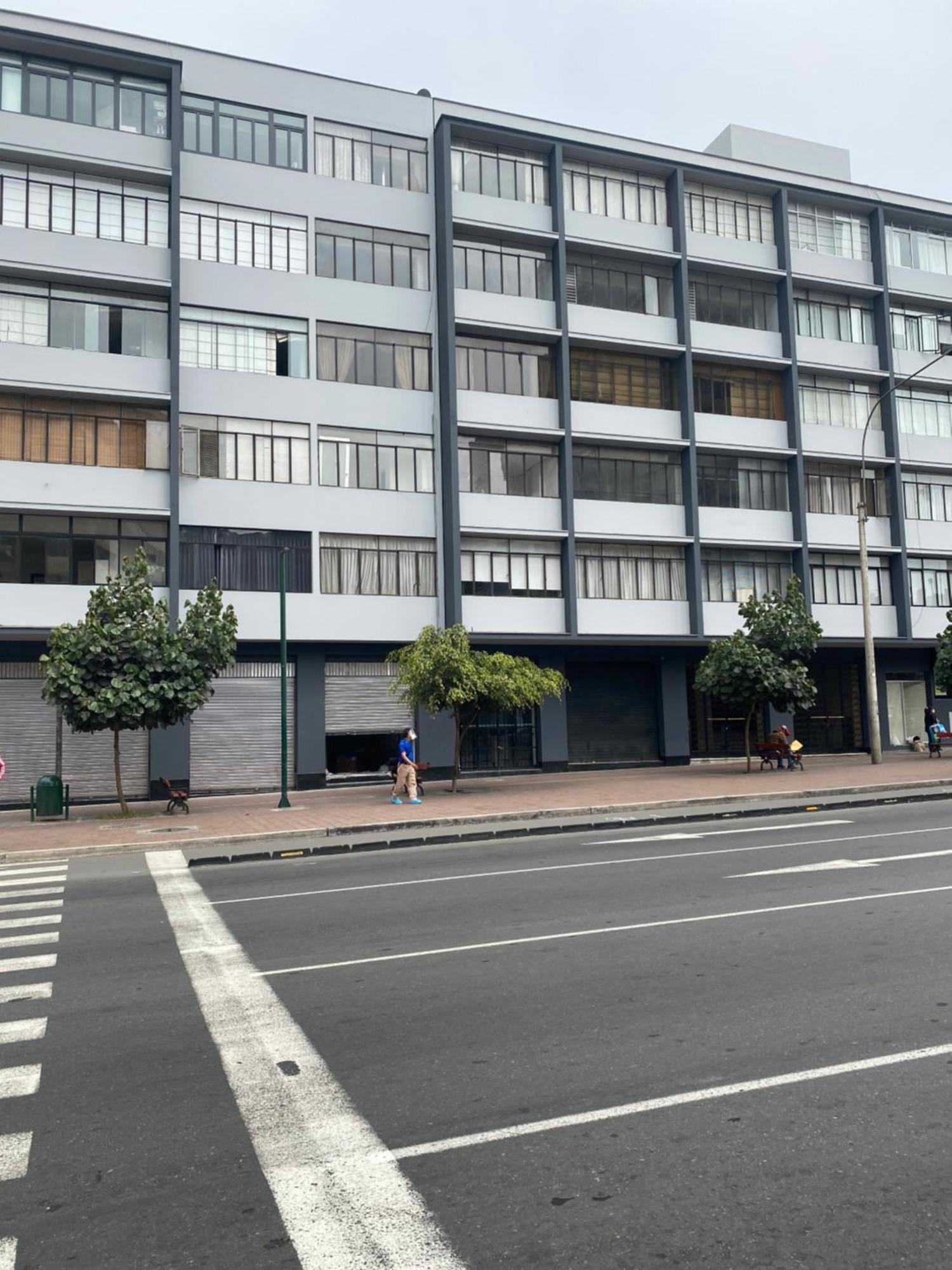 Enjoy In A Renovated And Private D Apartment *